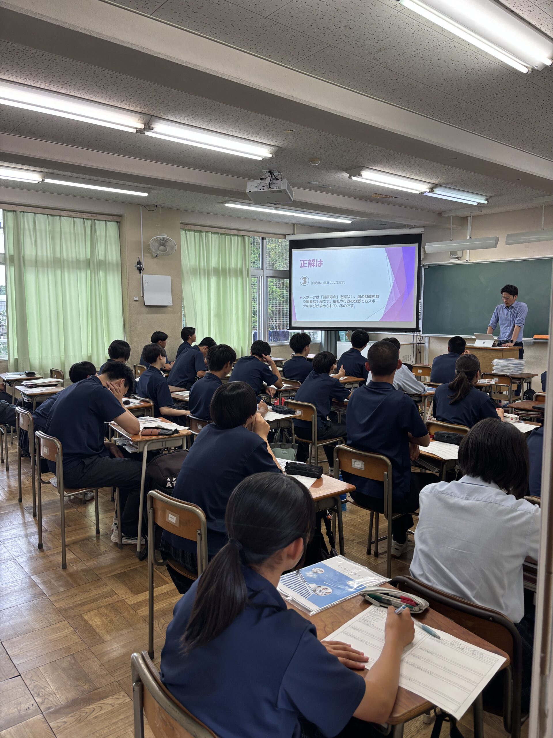 ２学年進路ガイダンスを実施しました。